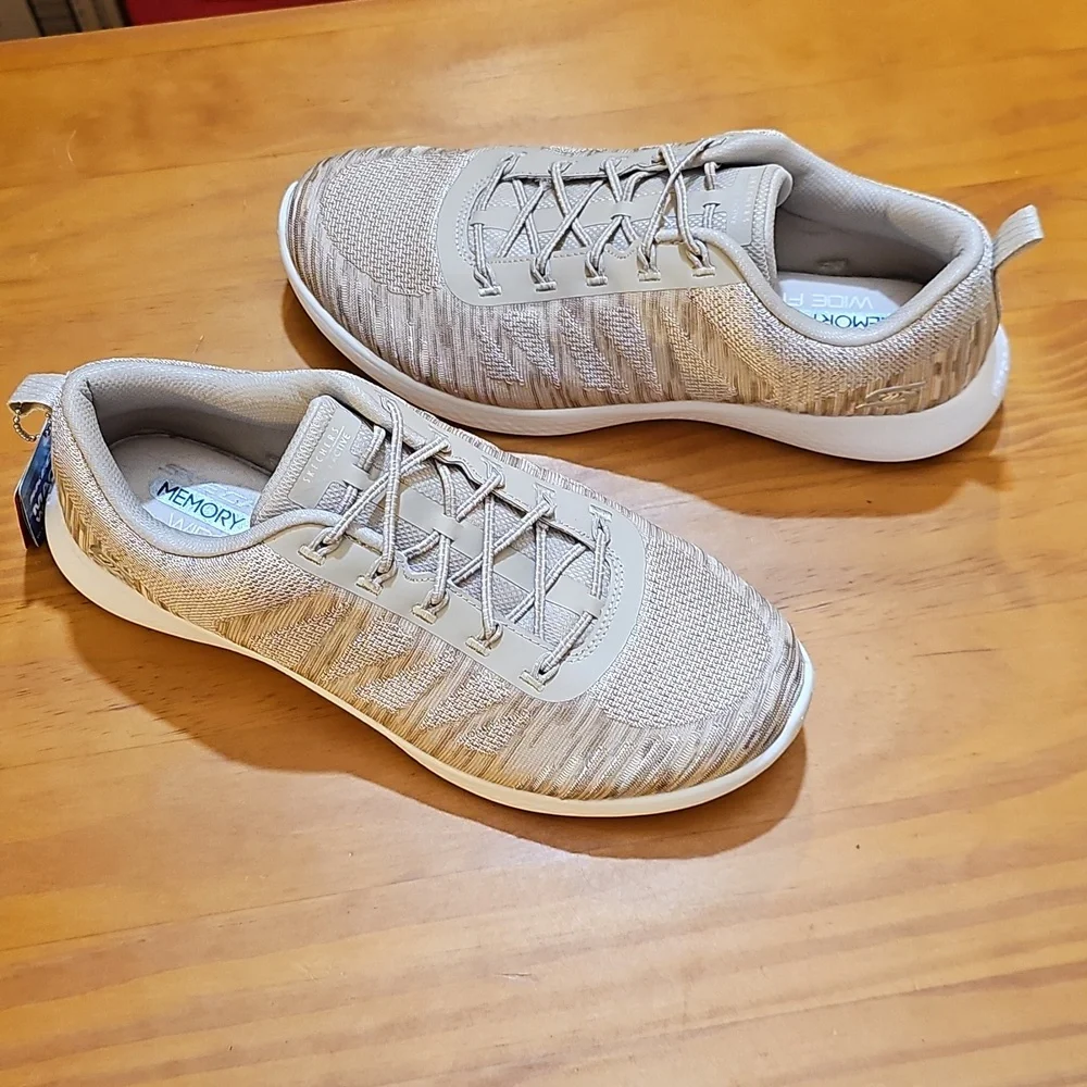 Skechers Womens Tan Go Step Sneaker Size 9 Wide